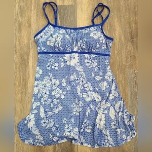 Catalina Blue and White Floral Swimsuit Women's Size 2x (18/20)